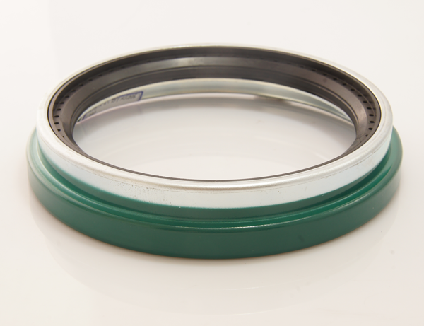 Wheel rim oil seal
