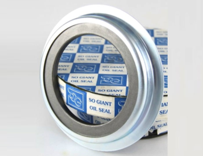 Shovel loader oil seal