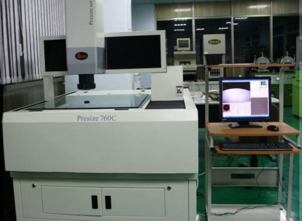 Automatic measuring machine Presize 760C